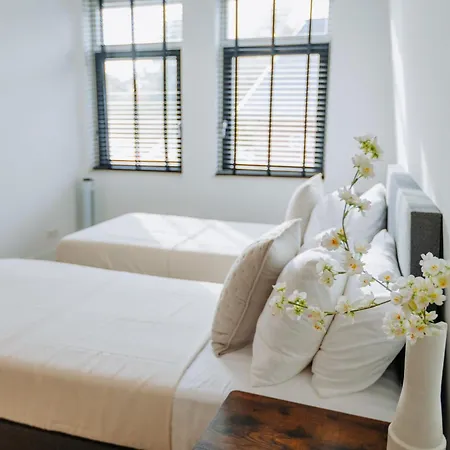 Dutch Design With 6 Luxurious Bedrooms * Amsterdam