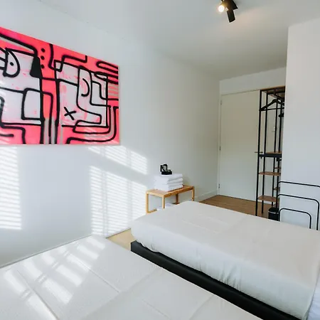 Dutch Design With 6 Luxurious Bedrooms