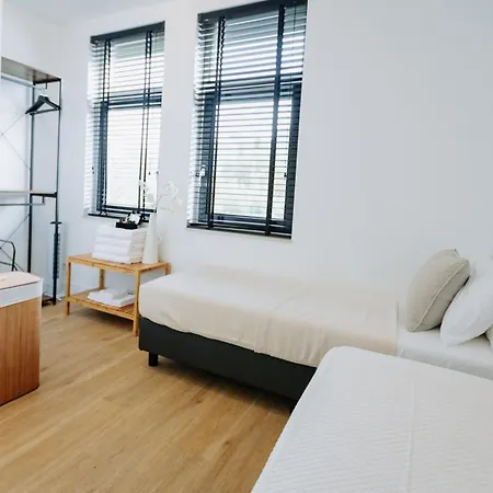 Dutch Design With 6 Luxurious Bedrooms