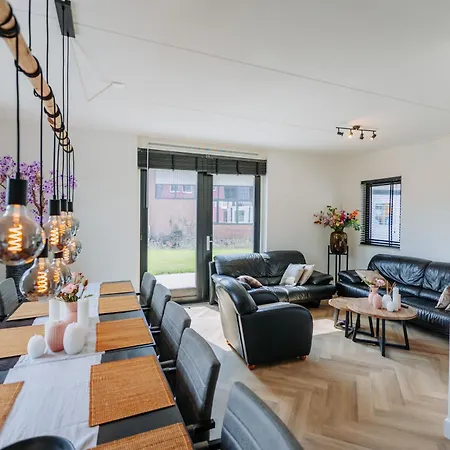 Villa Dutch Design With 6 Luxurious Bedrooms